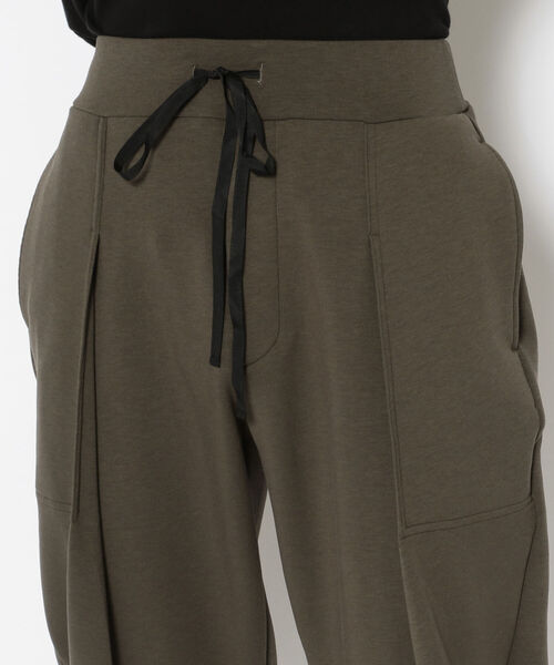 OURET(オーレット)の「ONE by OURET(ワン バイ オーレット)T/Rダブルフェイスストレッチ リブタックジョッパーズパンツ(その他パンツ・メンズ・チャコールグレー/ブラック/ベージュ・1/2/3)」の6枚目の写真