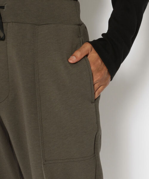 OURET(オーレット)の「ONE by OURET(ワン バイ オーレット)T/Rダブルフェイスストレッチ リブタックジョッパーズパンツ(その他パンツ・メンズ・チャコールグレー/ブラック/ベージュ・1/2/3)」の7枚目の写真
