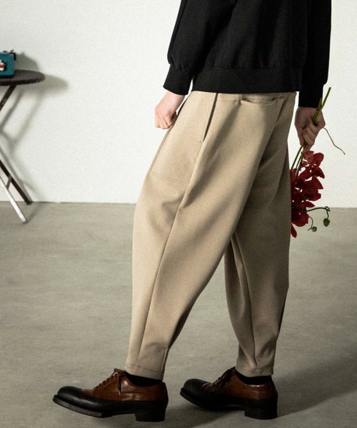 OURET(オーレット)の「ONE by OURET(ワン バイ オーレット)T/Rダブルフェイスストレッチ リブタックジョッパーズパンツ(その他パンツ・メンズ・チャコールグレー/ブラック/ベージュ・1/2/3)」の3枚目の写真