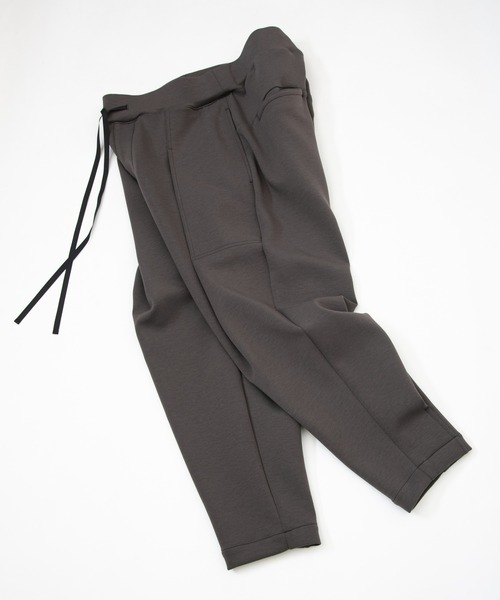 OURET(オーレット)の「ONE by OURET(ワン バイ オーレット)T/Rダブルフェイスストレッチ リブタックジョッパーズパンツ(その他パンツ・メンズ・チャコールグレー/ブラック/ベージュ・1/2/3)」の15枚目の写真