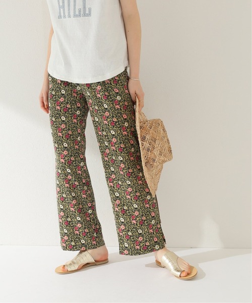 JOURNAL STANDARD relume(ジャーナルスタンダード レリューム)の「ブラックフラワープリント スリットパンツ(その他パンツ・レディース・ブルー系その他/グリーン・38/36)」の1枚目の写真