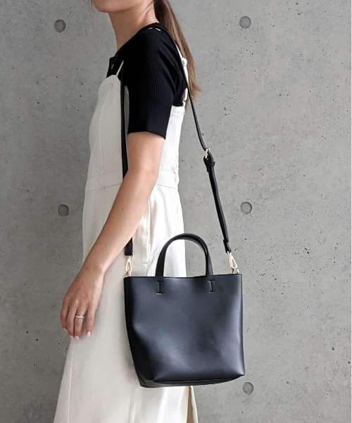 Per sist ence(パーシエンス)の「Per sist ence/パーシエンス 2WAYミニショルダーバッグ(ショルダーバッグ・レディース・ライトグレー/ブラック/シルバー/モカ/アイボリー・FREE)」の2枚目の写真