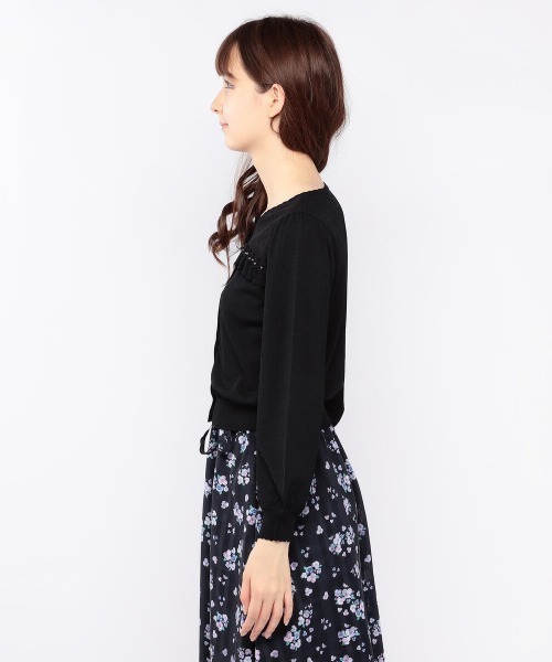 LODISPOTTO(ロディスポット)の「フルールモチーフデザインカーディガン(カーディガン/ボレロ・レディース・ホワイト/ブラック・MEDIUM)」の5枚目の写真