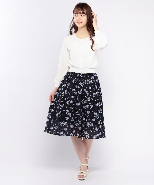 LODISPOTTO(ロディスポット)の「フルールモチーフデザインカーディガン(カーディガン/ボレロ・レディース・ホワイト/ブラック・MEDIUM)」の12枚目の写真