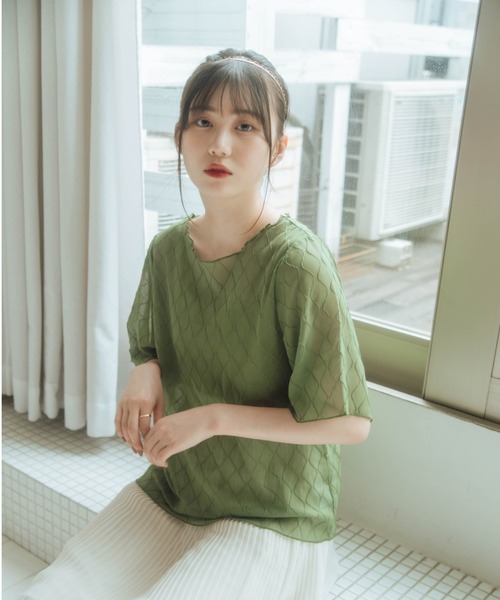 nemne store（ネンネストア）の「おめかしをする柄シアープルオーバー( キャミソール付き )（Tシャツ/カットソー・レディース・オフホワイト/オレンジ/ブルー/グリーン・フリー）」の2枚目の写真