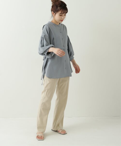 RAY CASSIN（レイカズン）の「フェイクレイヤーブラウス（シャツ/ブラウス・レディース・ベージュ/オフホワイト/ブルー/スミクロ・FREE）」の7枚目の写真