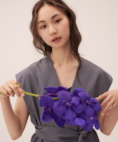 RANDEBOO（ランデブー）の「Loose set pants（スラックス・レディース・ベージュ/グレー・FREE）」の4枚目の写真