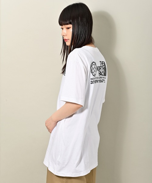 THE NORTH FACE(ザノースフェイス)の「THE NORTH FACE(ザ・ノース・フェイス) コーディネート 半袖Tシャツ(Tシャツ/カットソー・レディース・ホワイト/ブラック・S/M/L/XL/XS)」の15枚目の写真