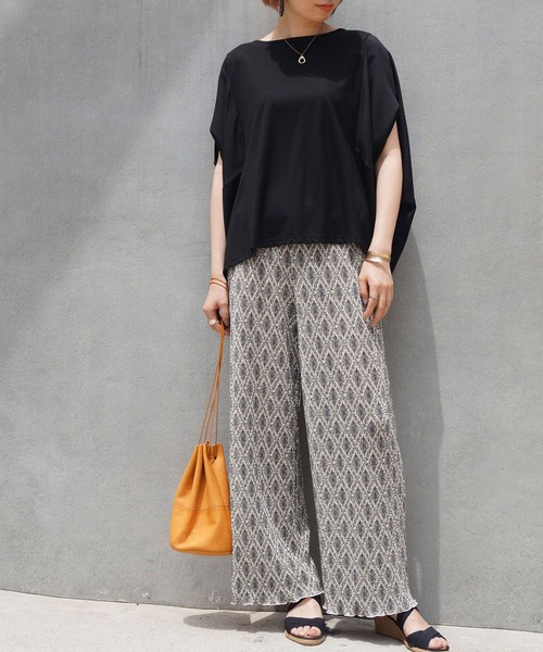 NICOLE white（ニコルホワイト）の「異素材使いドレーププルオーバー（Tシャツ/カットソー・レディース・ライトグレー/ブラック/モカ・FREE）」の2枚目の写真