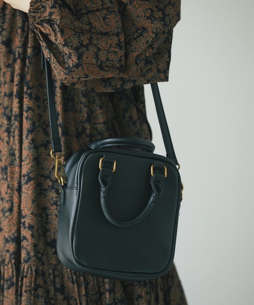 deux amour(ドゥーザムール)の「スクエアショルダーバック(ショルダーバッグ・レディース・ブラック/グレー/ブラウン・FREE)」の17枚目の写真