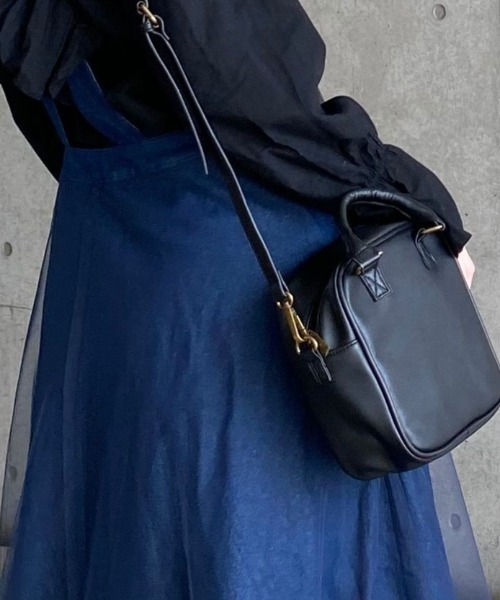 deux amour(ドゥーザムール)の「スクエアショルダーバック(ショルダーバッグ・レディース・ブラック/グレー/ブラウン・FREE)」の15枚目の写真