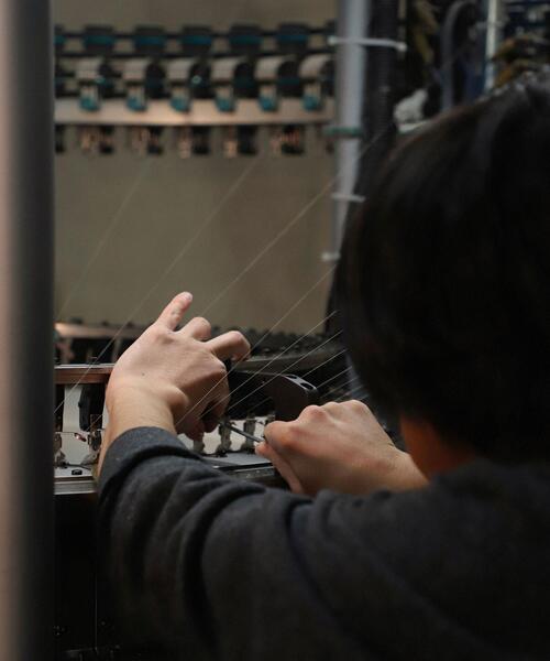 BEAUTY&YOUTH UNITED ARROWS（ビューティーアンドユースユナイテッドアローズ）の「BY カネマサメリヤス ピーチスキン 36G スウェット（スウェット・メンズ・ライトグレー/ダークグレー/ケリー・S/M/L/XL）」の18枚目の写真