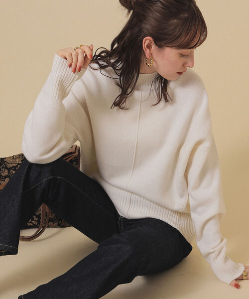 Ray BEAMS（レイビームス）の「Ray BEAMS / センターシーム ハイネック ニット（ニット/セーター・レディース・ダークブラウン/サックスブルー/オフホワイト・ONE SIZE）」の4枚目の写真