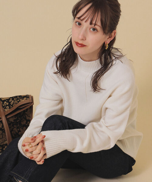 Ray BEAMS（レイビームス）の「Ray BEAMS / センターシーム ハイネック ニット（ニット/セーター・レディース・ダークブラウン/サックスブルー/オフホワイト・ONE SIZE）」の7枚目の写真