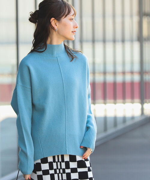 Ray BEAMS（レイビームス）の「Ray BEAMS / センターシーム ハイネック ニット（ニット/セーター・レディース・ダークブラウン/サックスブルー/オフホワイト・ONE SIZE）」の14枚目の写真