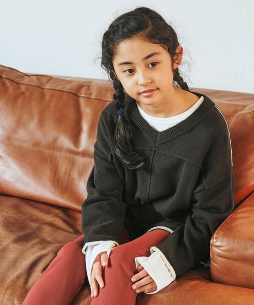 ＆yam（アンドヤム）の「チクチクしない！前後2wayもちもちニットプルオーバー【親子お揃い/リンクコーデ】（ニット/セーター・キッズ・ブラック/ベージュ/グリーン/ホワイト/グレー/ブルー・150-160cm/120-130cm/130-140cm/140-150cm/110-120cm）」の3枚目の写真