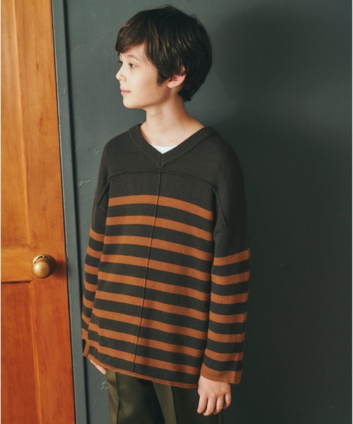 ＆yam（アンドヤム）の「チクチクしない！前後2wayもちもちニットプルオーバー【親子お揃い/リンクコーデ】（ニット/セーター・キッズ・ブラック/ベージュ/グリーン/ホワイト/グレー/ブルー・150-160cm/120-130cm/130-140cm/140-150cm/110-120cm）」の2枚目の写真