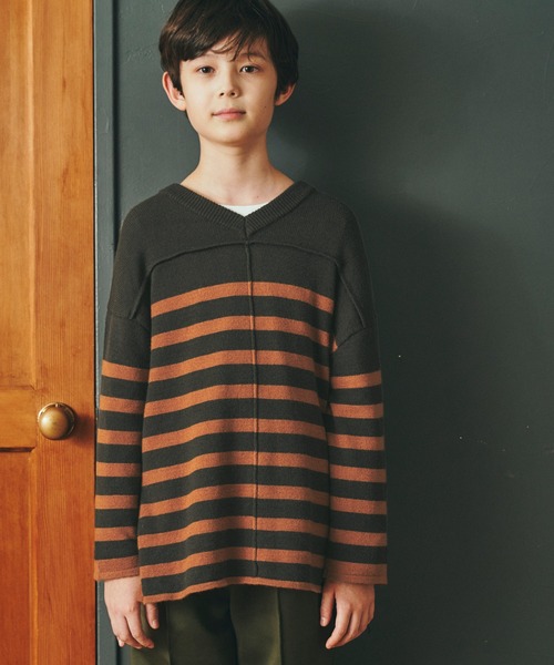 ＆yam（アンドヤム）の「チクチクしない！前後2wayもちもちニットプルオーバー【親子お揃い/リンクコーデ】（ニット/セーター・キッズ・ブラック/ベージュ/グリーン/ホワイト/グレー/ブルー・150-160cm/120-130cm/130-140cm/140-150cm/110-120cm）」の16枚目の写真