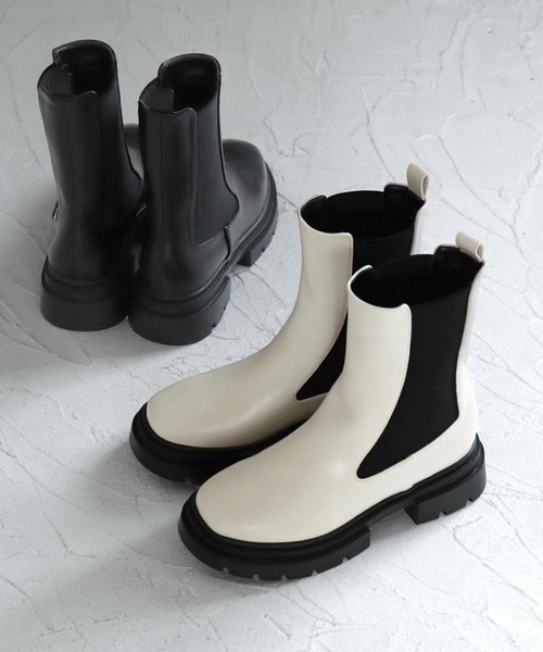 SOROTTO（ソロット）の「厚底 トラックソール チェルシーブーツ（ブーツ・レディース・ブラック/アイボリー/ブラウン・S/M/L/LL/3L）」の3枚目の写真