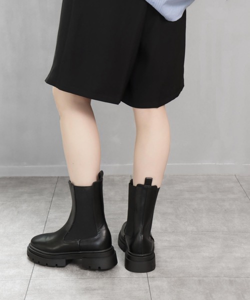 SOROTTO（ソロット）の「厚底 トラックソール チェルシーブーツ（ブーツ・レディース・ブラック/アイボリー/ブラウン・S/M/L/LL/3L）」の9枚目の写真