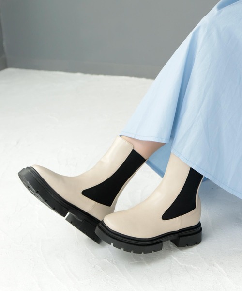 SOROTTO（ソロット）の「厚底 トラックソール チェルシーブーツ（ブーツ・レディース・ブラック/アイボリー/ブラウン・S/M/L/LL/3L）」の5枚目の写真