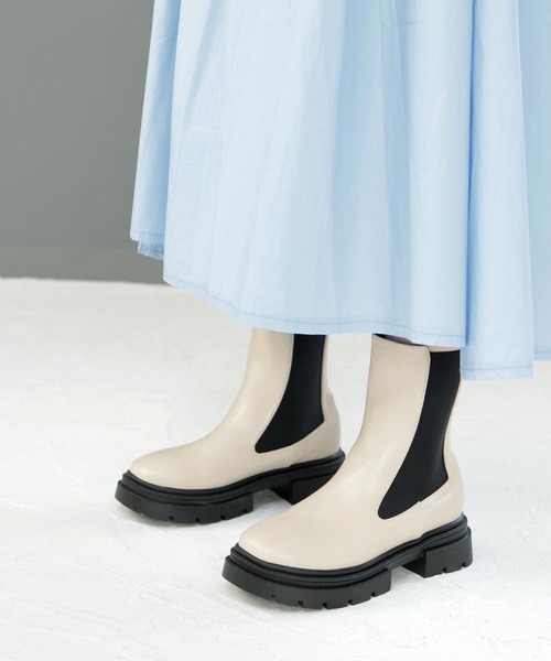 SOROTTO（ソロット）の「厚底 トラックソール チェルシーブーツ（ブーツ・レディース・ブラック/アイボリー/ブラウン・S/M/L/LL/3L）」の6枚目の写真