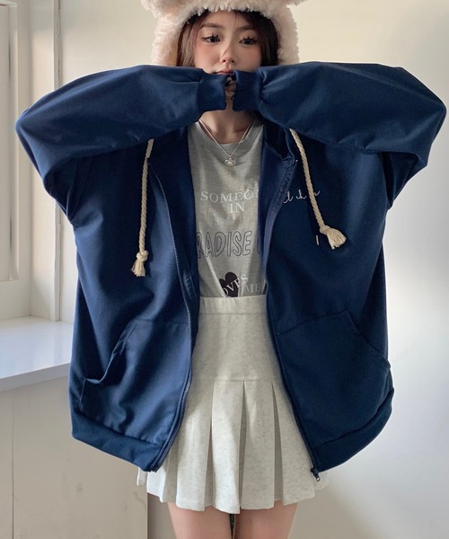 DEVICE（デバイス）の「ミニロゴプリント オーバーサイズ 長袖 フーディ スウェット パーカー ジップパーカー（パーカー・レディース・ブラック/ベージュ/グレー/ネイビー/チャコールグレー・FREE）」の5枚目の写真