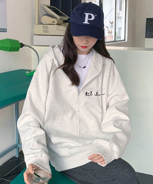 DEVICE（デバイス）の「ミニロゴプリント オーバーサイズ 長袖 フーディ スウェット パーカー ジップパーカー（パーカー・レディース・ブラック/ベージュ/グレー/ネイビー/チャコールグレー・FREE）」の11枚目の写真