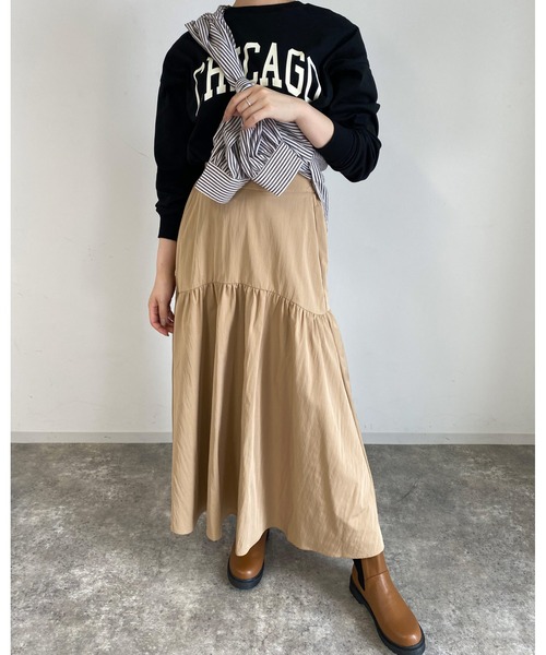MLI'A（エムリア）の「ナイロンギャザーロング／スカート（スカート・レディース・グリーン/ボルドー/ブラック/ベージュ・FREE）」の3枚目の写真