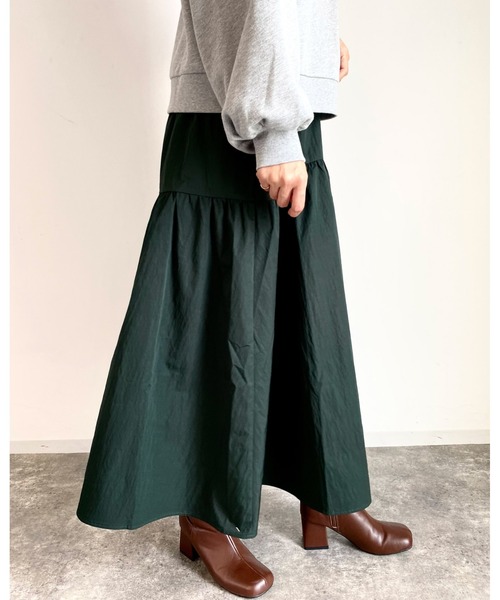 MLI'A（エムリア）の「ナイロンギャザーロング／スカート（スカート・レディース・グリーン/ボルドー/ブラック/ベージュ・FREE）」の8枚目の写真