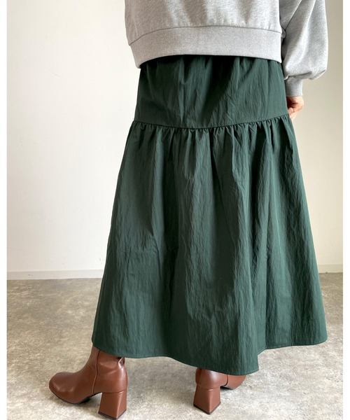 MLI'A（エムリア）の「ナイロンギャザーロング／スカート（スカート・レディース・グリーン/ボルドー/ブラック/ベージュ・FREE）」の11枚目の写真