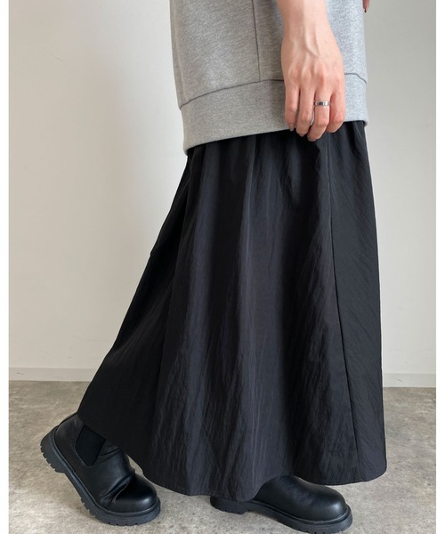 MLI'A（エムリア）の「ナイロンギャザーロング／スカート（スカート・レディース・グリーン/ボルドー/ブラック/ベージュ・FREE）」の19枚目の写真