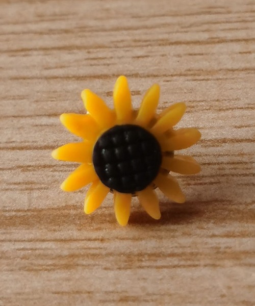 yururira（ユルリラ）の「ひまわり画鋲 20個入り（ステーショナリー・レディース・その他・FREE）」の3枚目の写真