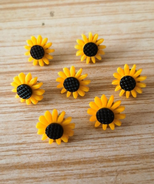 yururira（ユルリラ）の「ひまわり画鋲 20個入り（ステーショナリー・レディース・その他・FREE）」の4枚目の写真