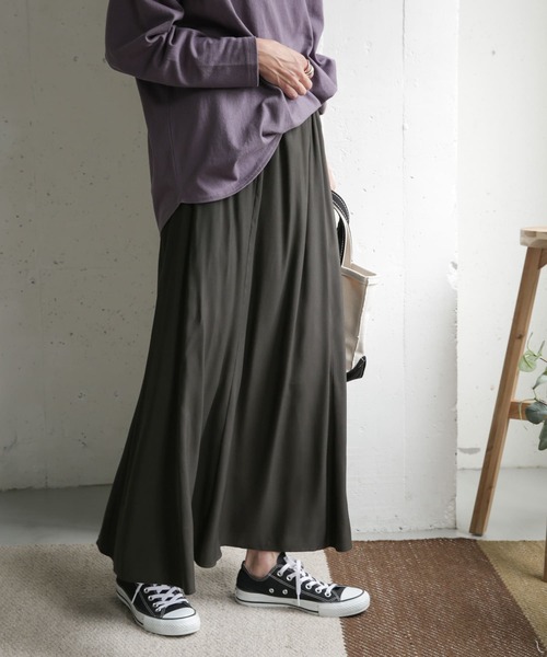 URBAN RESEARCH DOORS(アーバンリサーチドアーズ)の「フィブリルフレアスカート(スカート・レディース・ベージュ/チャコールグレー・ONE)」の2枚目の写真