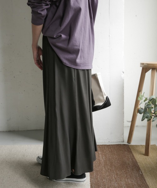 URBAN RESEARCH DOORS(アーバンリサーチドアーズ)の「フィブリルフレアスカート(スカート・レディース・ベージュ/チャコールグレー・ONE)」の22枚目の写真