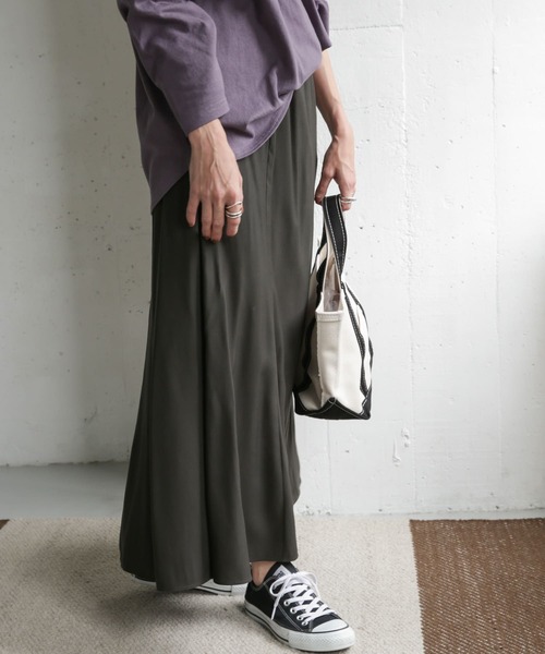 URBAN RESEARCH DOORS(アーバンリサーチドアーズ)の「フィブリルフレアスカート(スカート・レディース・ベージュ/チャコールグレー・ONE)」の16枚目の写真