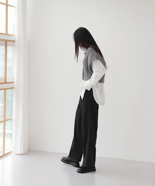 by muni:r（バイ ムニール）の「オーバーフィット ニット ボタン ベスト（ベスト・レディース・ブラック/グレー/ベージュ・FREE）」の14枚目の写真