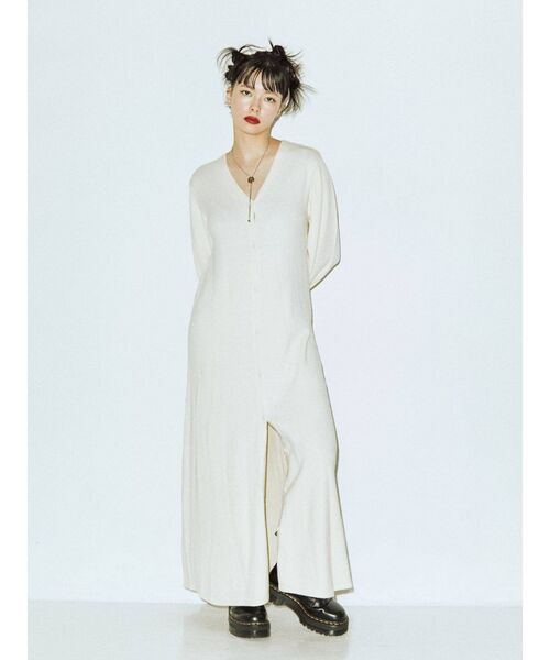 jouetie（ジュエティ）の「レイヤードニットワンピース【セットアイテム】（ワンピース・レディース・ブラック/ベージュ/ブルー/アイボリー・MEDIUM）」の10枚目の写真