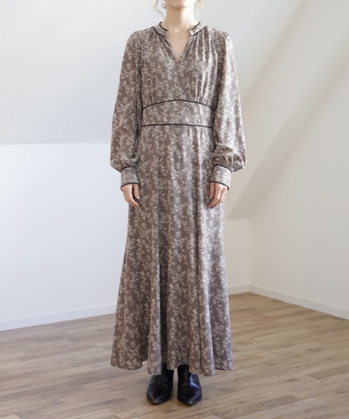 UNFIELD（アンフィールド）の「【UNFIELD パイピング花柄ワンピース】（ワンピース・レディース・ブラック/グレー・FREE）」の4枚目の写真