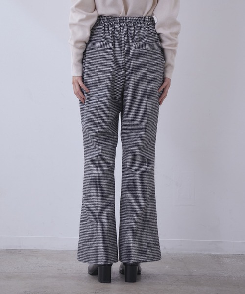 vis-`a-vis(ビサビ)の「【WEB限定】裏地付きで暖か千鳥柄フレアパンツ(スラックス・レディース・ブラック/レッド・M/S)」の7枚目の写真