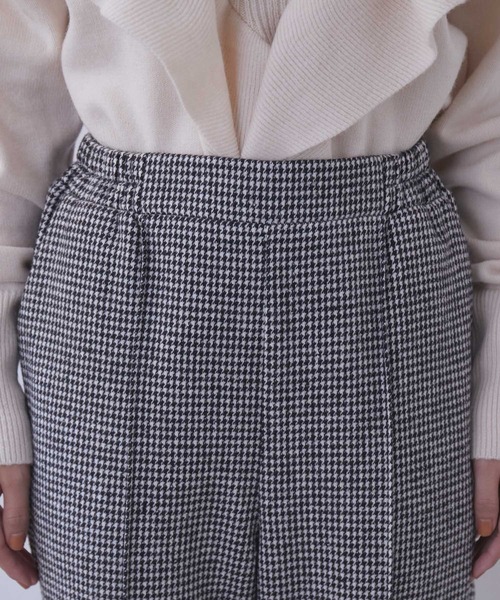 vis-`a-vis(ビサビ)の「【WEB限定】裏地付きで暖か千鳥柄フレアパンツ(スラックス・レディース・ブラック/レッド・M/S)」の10枚目の写真