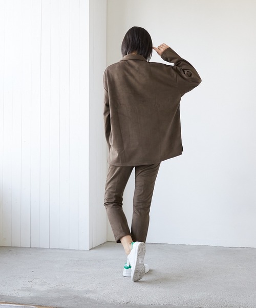 VIBGYOR(ヴィブジョー)の「VIBGYOR Select/スエードダンボールスリムテーパードパンツ(BL)(その他パンツ・レディース・ブラック/ブラウン/スミクロ/グレー/ブルー・X-LARGE/LARGE/MEDIUM)」の7枚目の写真