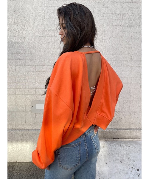 EGOIST(エゴイスト)の「バックツイストスウェットトップス(スウェット・レディース・ブラック/オレンジ/マルチ・FREE)」の21枚目の写真