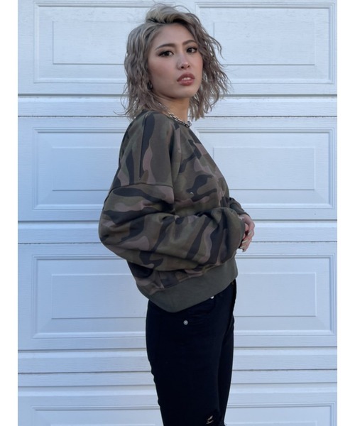 EGOIST(エゴイスト)の「バックツイストスウェットトップス(スウェット・レディース・ブラック/オレンジ/マルチ・FREE)」の7枚目の写真