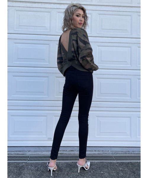 EGOIST(エゴイスト)の「バックツイストスウェットトップス(スウェット・レディース・ブラック/オレンジ/マルチ・FREE)」の12枚目の写真