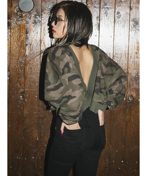 EGOIST(エゴイスト)の「バックツイストスウェットトップス(スウェット・レディース・ブラック/オレンジ/マルチ・FREE)」の22枚目の写真