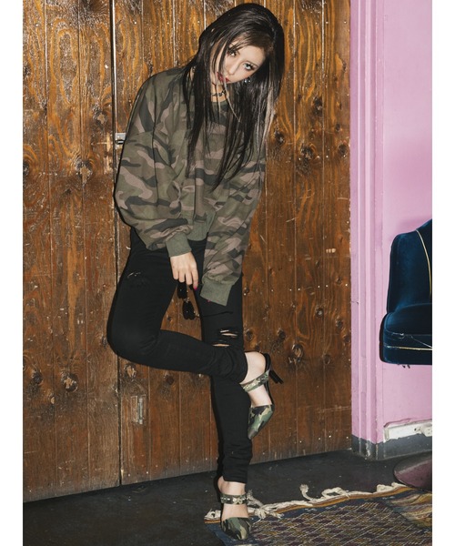 EGOIST(エゴイスト)の「バックツイストスウェットトップス(スウェット・レディース・ブラック/オレンジ/マルチ・FREE)」の18枚目の写真