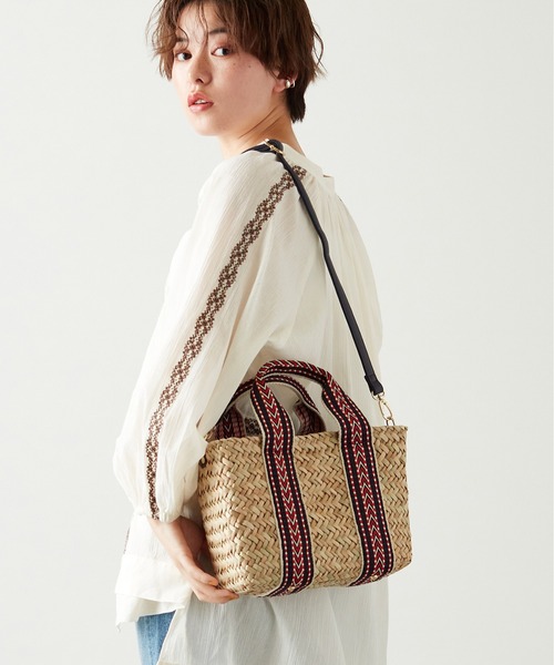Via Demizon（ビアデミゾン）の「ショルダーバッグ付きカゴバッグ（かごバッグ・レディース・ブラック/ベージュ/ネイビー/レッド・フリー）」の4枚目の写真