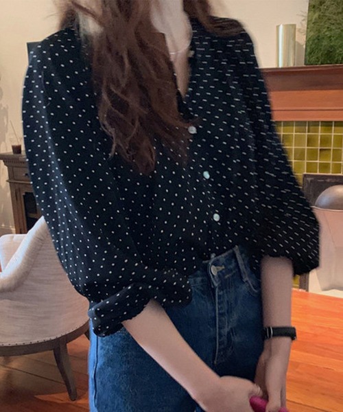 DAY CLOSET（デイ クローゼット）の「レディース 小粒ドットとパールシャル風ボタンのブラウス（シャツ/ブラウス・レディース・ブラック/アイボリー・ONE SIZE）」の8枚目の写真